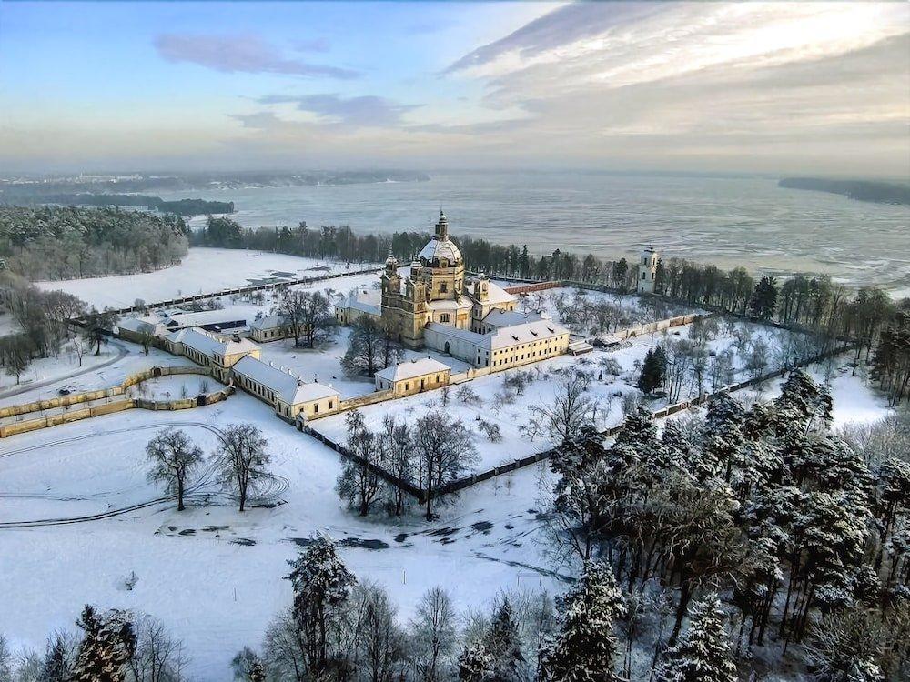 Monte Pacis In Pazaislis Hotell Kaunas Exteriör bild