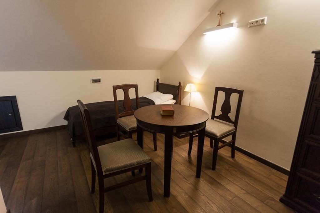 Monte Pacis In Pazaislis Hotell Kaunas Exteriör bild