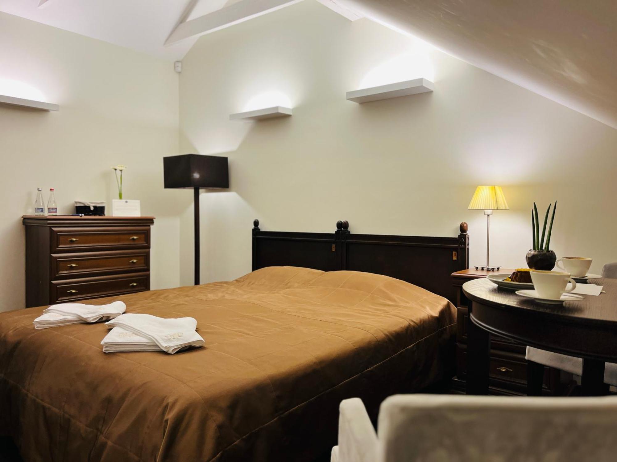 Monte Pacis In Pazaislis Hotell Kaunas Exteriör bild