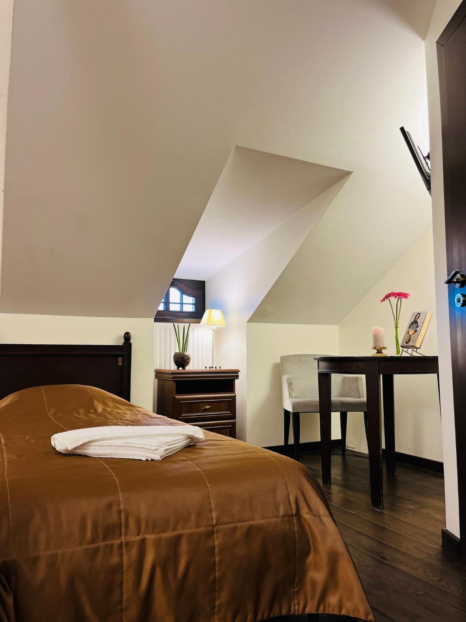 Monte Pacis In Pazaislis Hotell Kaunas Exteriör bild